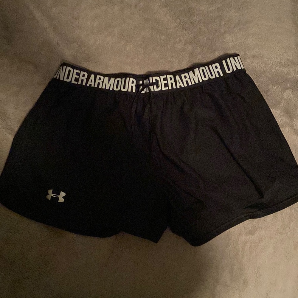 Medium Black Under Armour Shorts